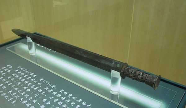 南京博物馆的越王勾践剑/劳馨莹摄