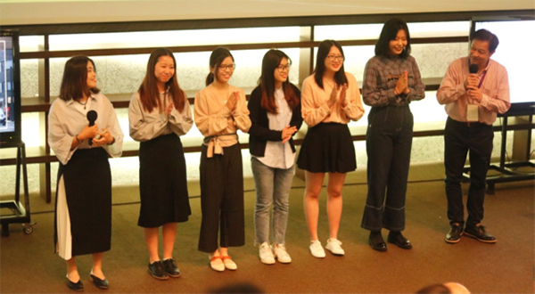 （左起）报道团成员刘锦屏、李婷、李青彤、李钰欣、蔡少颖、史岚岚、加藤隆则